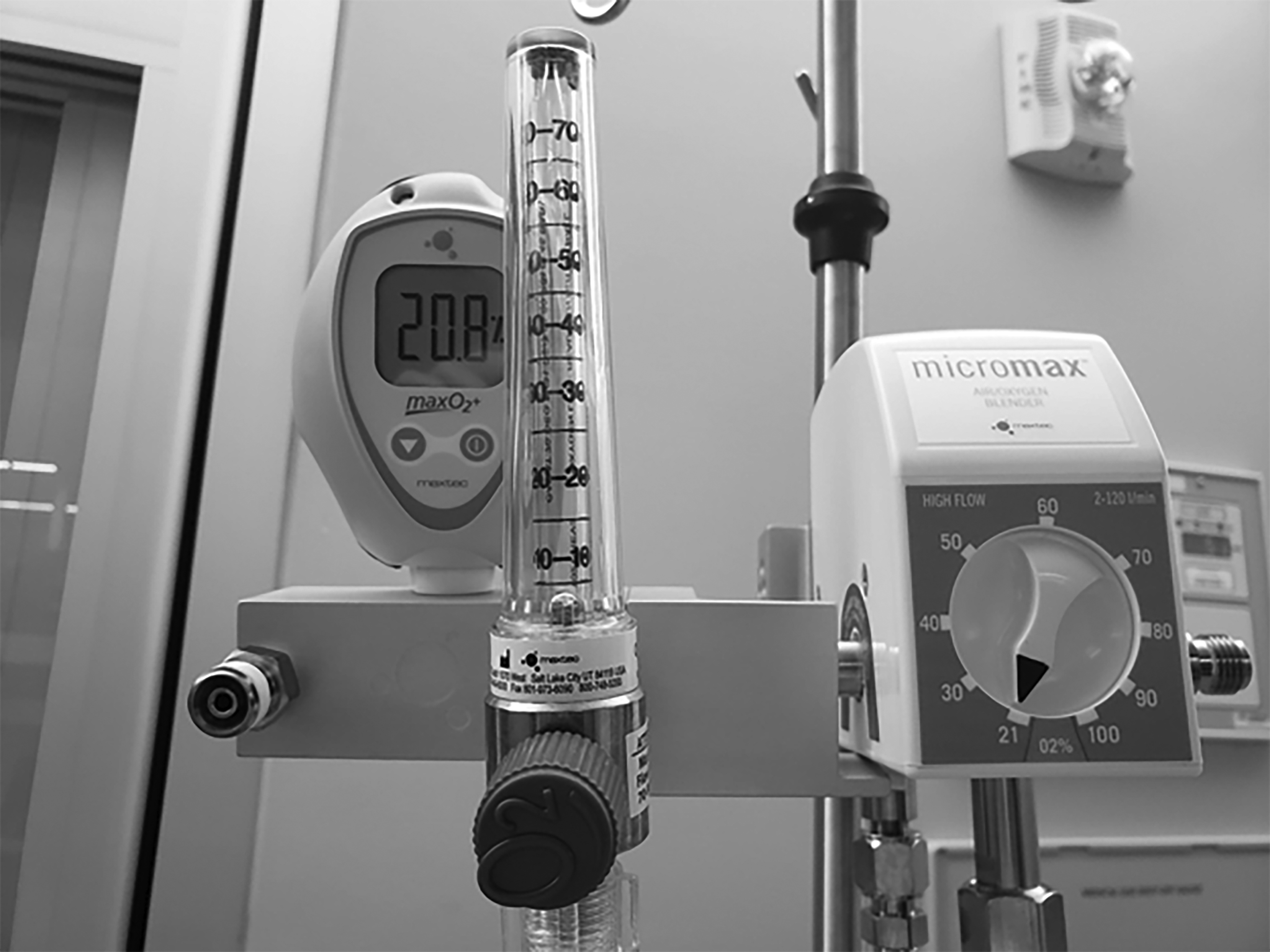 High-flow nasal cannula controls